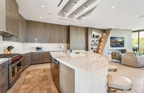 Bighorn House | Big Horn Retreat- 4 Bed, 4 ensuite bath, MNT, Golf course views! Epic backyard.