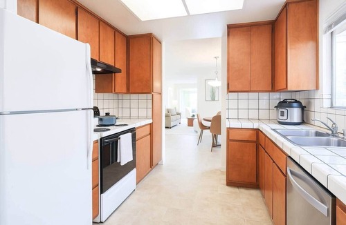 Sunnyvale House | Big Room Queen Bed & Sofa Bed/Perfect environment