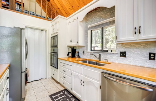 Arnold Cottage | Big Trees Cabin: Pool Access, Sauna, Game Rm