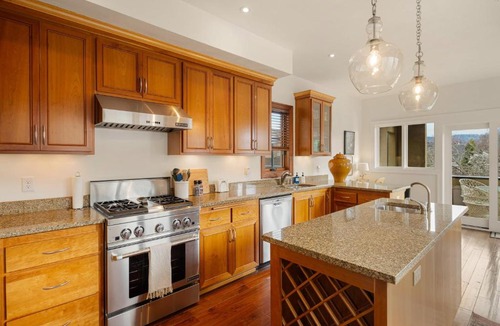 Eugene House | Birdhouse - Close to U of O & Downtown home