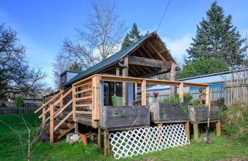 Central Oregon House | Birdhouse country living close to everything