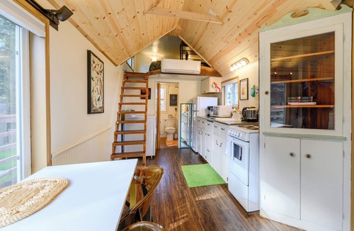 Central Oregon House | Birdhouse: country living close to everything