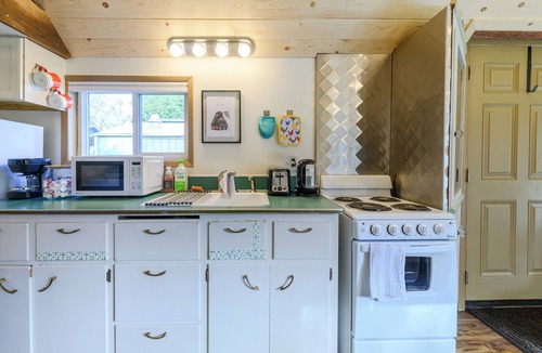 Central Oregon House | Birdhouse: country living close to everything