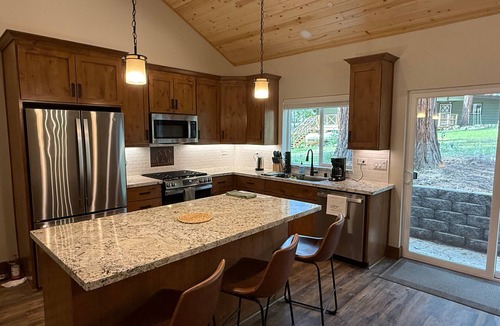 North Wawona Cabin | Black Bear Bungalow