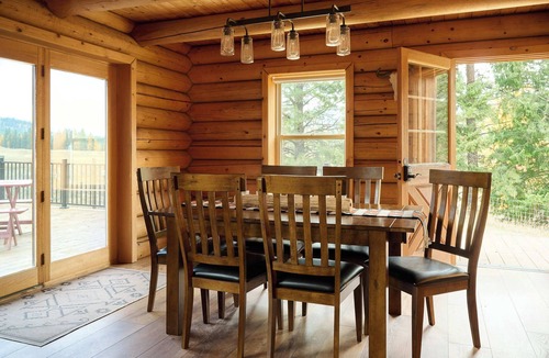 Superior Ski Chalet | Black Bear Chalet - Alpine Falls Ranch