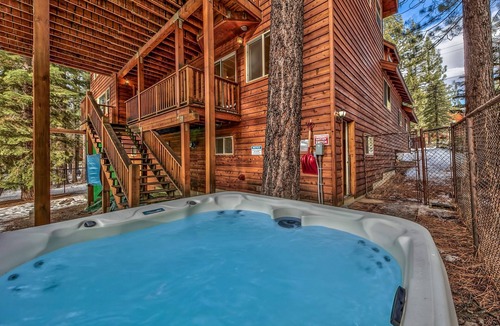 Montgomery Estates House | Black Bear Villa - large 4 BR, 4 BA, hot tub, game room