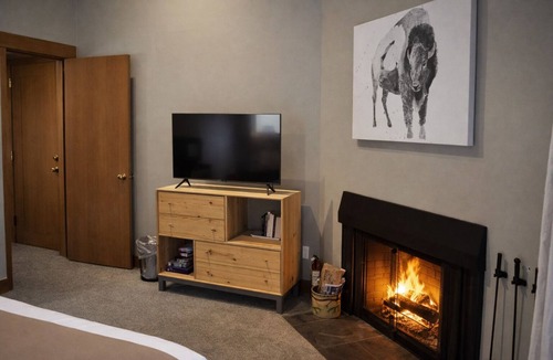 Black Butte Ranch Cabin | Black Butte Ranch Lodge Room 030