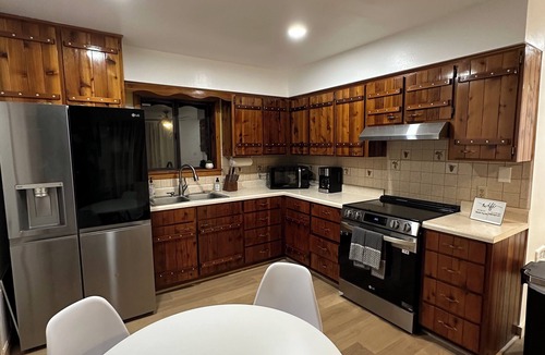 Pinetop Cabin | Black Cabin Rentals, Timberline Hideaway