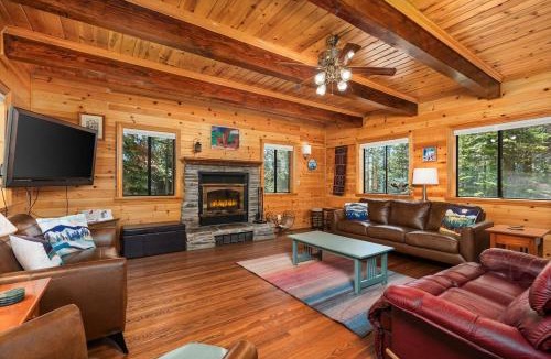 Big Creek House | Black Diamond-Family Pet Friendly & Near China Peak