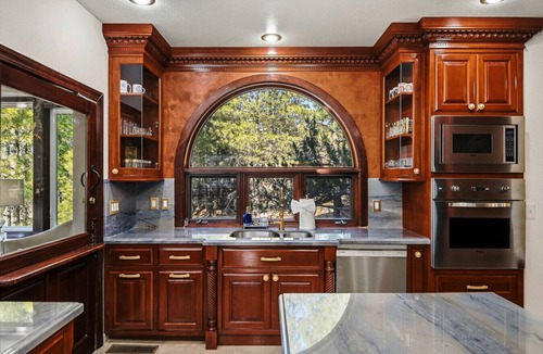 Flagstaff House | Black Diamond Manor in Flagstaff