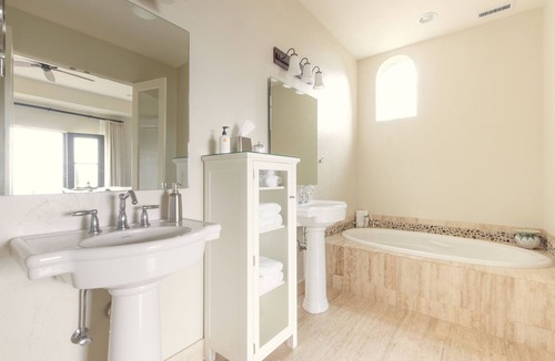 Dundee Bed & Breakfast | Black Walnut Inn & Vineyard