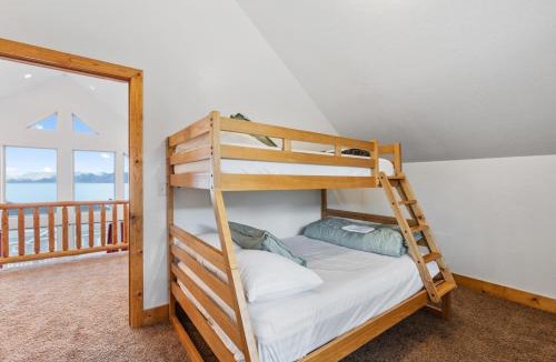 Harbor Village House | Blackberry Manor - Sleeps 26, Hot Tub, Volleyball, Arcades, Pet Friendly