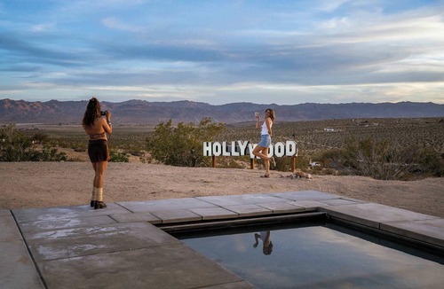 Joshua Tree House | Bling Shack Pool, Spa, Views, Karaoke, Theater