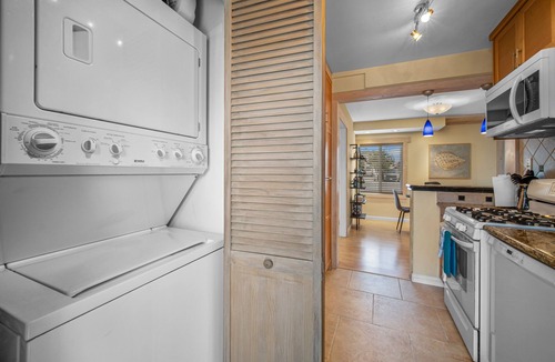 Imperial Beach House | Block to the Beach + Cozy 2BR w/King Bed, AC