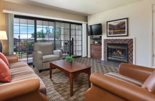 Nice Condo | BLOCK WM Clear Lake 2BR