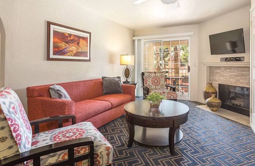 Paradise Ski Chalet | BLOCK WM Spencer St - 1br