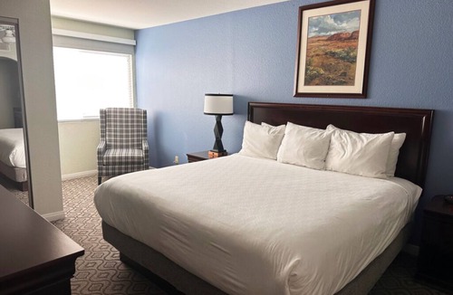 Paradise Other | BLOCK WM Spencer St - 2br