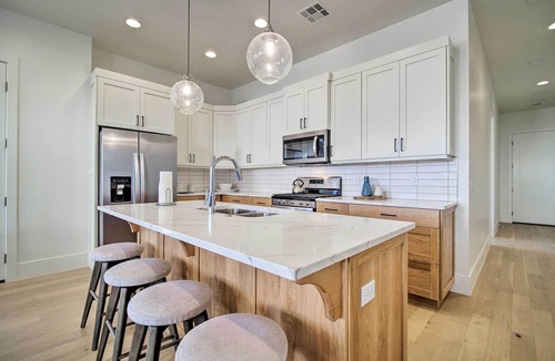Bloomington House | Bloomington Club - Pool - Hot Tub - Golf - EV Charger