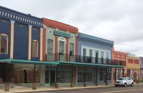 Water Valley Apartment | Blu-Buck Mercantile Hotel Apt. B