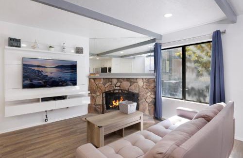 Boulder Bay House | Blue jay getaway #2082