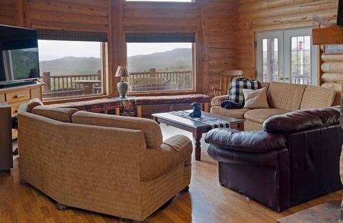 Newcastle House | Blue Mountain Ranch | 7 Bedrooms | Sleeps 20