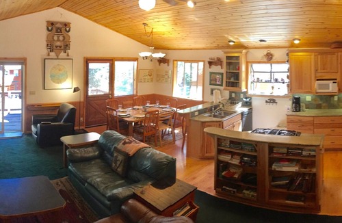 Talmont Cabin | Blue Roof Retreat-All Seasons