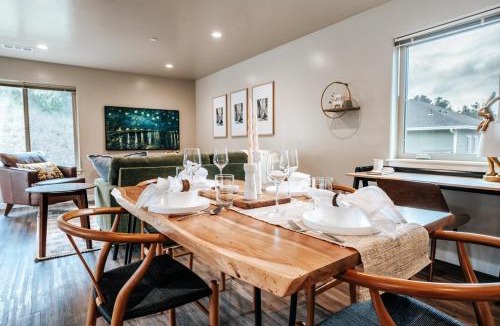 Humboldt Hill Apartment | Blue Spruce Retreat in the Redwood Curtain!