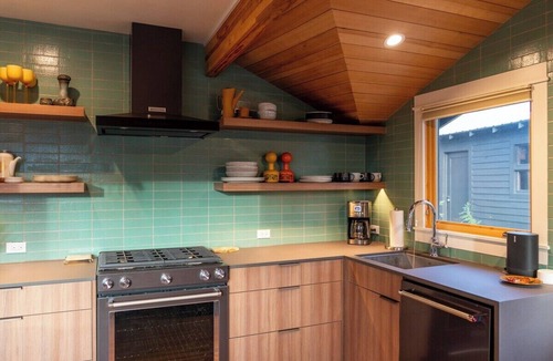 Old Bend House | Bluebird Day - Delaware House, Old Downtown Bend, Hot tub and modern amenities.