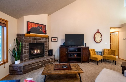 Southwest Bend House | Bluebird Day - Quail Pine Retreat
