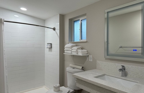 Cambria Hotel | Bluebird Inn