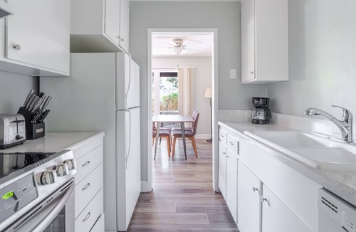 University South Apartment | Blueground | Crescent Park, terrace, nr Stanford