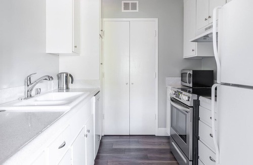 University South Apartment | Blueground | Crescent Park, terrace, nr Stanford