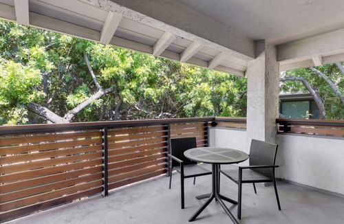 Cupertino Apartment | Blueground | Cupertino, pool, nr Memorial Park