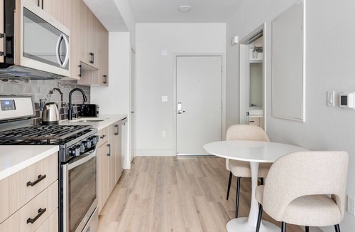 Fremont Apartment | Blueground | East Industrial, pool, nr Coyote Hills