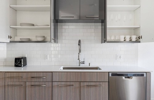 Fremont Apartment | Blueground | East Industrial, pool, nr Lake Elizabeth