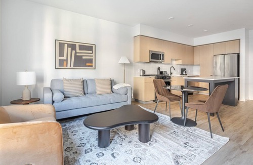 Newhall Apartment | Blueground | Santa Clara, pool, nr Central Park