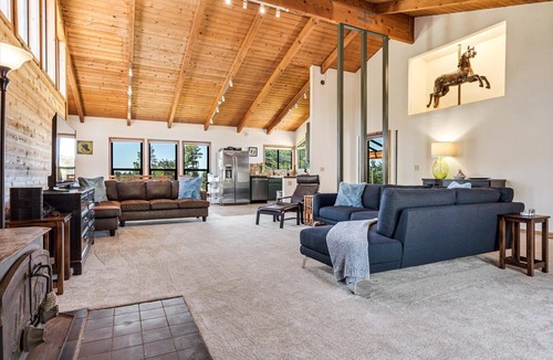 Salmon Creek House | Bodega Bay Home~Family-Friendly! Near Beach Game Room The Bodega House!