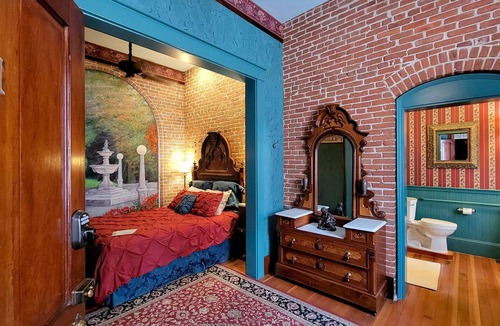 Historic Railroad District House | BookStayHop - Peerless Hotel ~ Guest Room 1 ~ Downtown Ashland