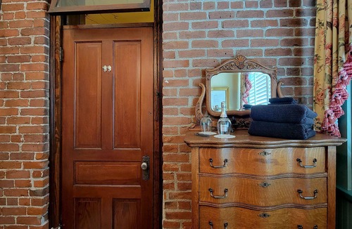 Historic Railroad District House | BookStayHop - Peerless Hotel~ Guest Room 6~ Downtown Ashland