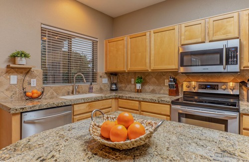 Boulder Mountain Highlands House | Boulder MT Highlands: Near Golf & Trails, POOL w/Opt Heat, Spa, Putt Green, King Beds & TVs All BRs