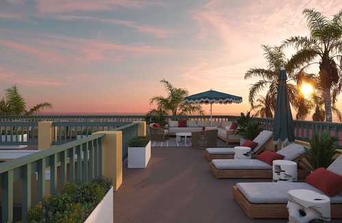 Diamond Crestview Hotel | Boutique Hotel | Rooftop Ocean Views + Pool + Hot Tub | Walk to Everything