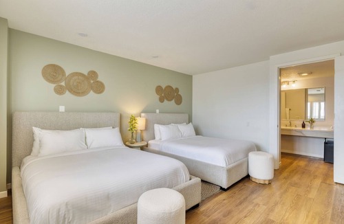 Diamond Crestview Hotel | Boutique Stay, Pool + Hot Tub, Rooftop, Walk to Beach | The Mara by AvantStay