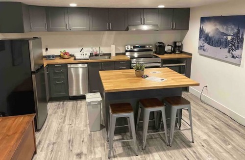 Mount Olympus Apartment | Brand New East Bench Apartment - Smoke Free