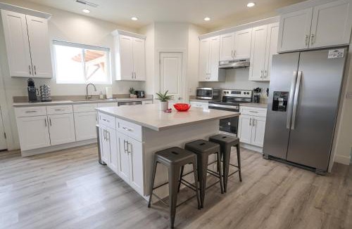 Kanab House | Brand New Home with Private Pool and Hot Tub