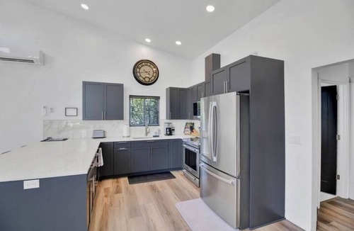 Eugene House | BRAND NEW Luxury Home Near Autzen Stadium