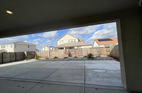 Sacramento House | Brand-new Modern 1 Bedroom Suite: Kitchenette, Separate Entrance, Great Location