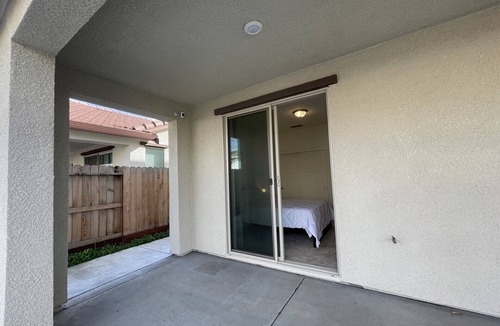 Sacramento House | Brand-new Modern 1 Bedroom Suite: Kitchenette, Separate Entrance, Great Location