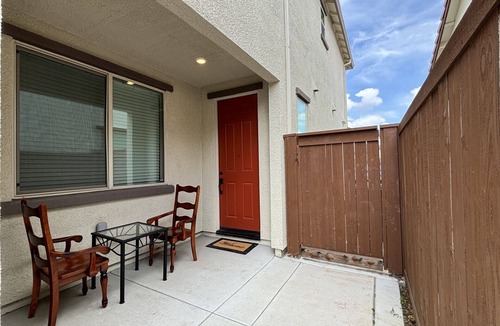 Sacramento House | Brand-new Modern 1 Bedroom Suite: Kitchenette, Separate Entrance, Great Location