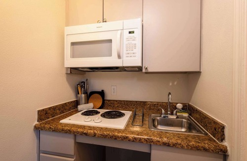 Tolleson Apartment | Brand New Studio | Fast WiFi | Near I-10