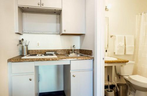 Tolleson Apartment | Brand New Studio Outdoor pool Digital Nomads